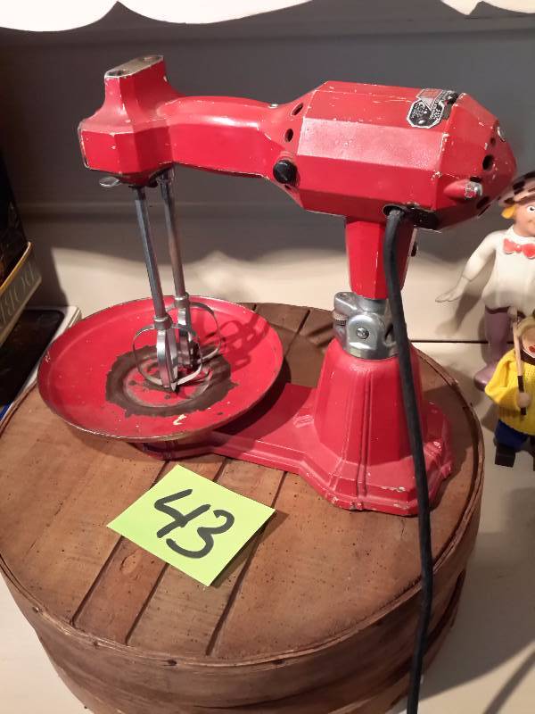 lot 43 image: Modern Mode Mixer