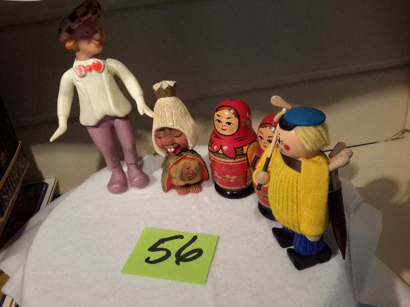 lot 56 image: Misc. Dolls as pictured
