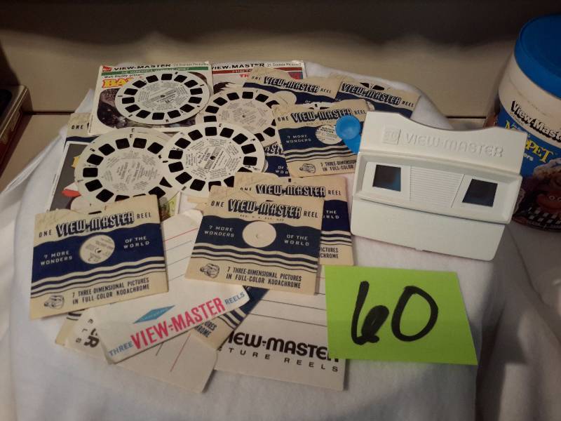 lot 60 image: View Master and Many Discs.. Date back to the 60s.