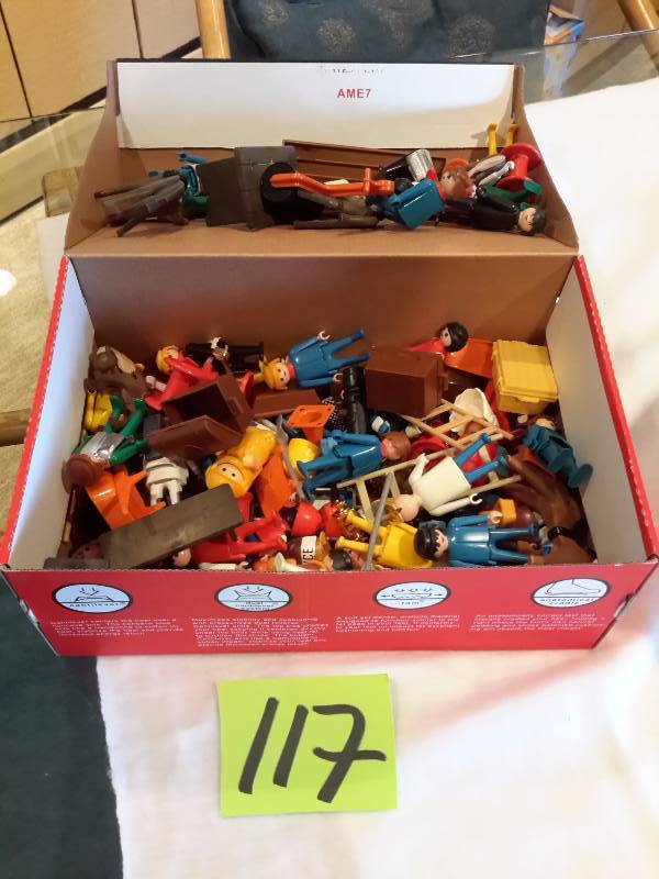 lot 117 image: PLAYMOBILE toys