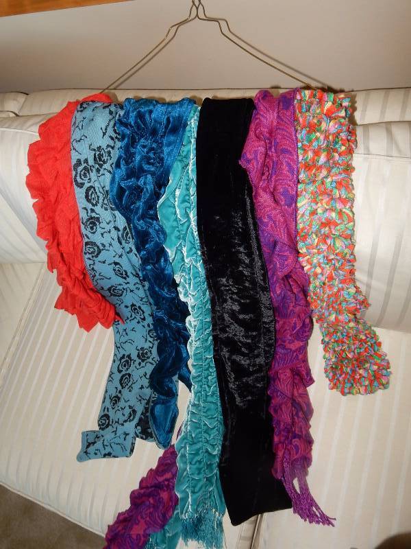 lot 175H image: Lot of Various type of Scarves