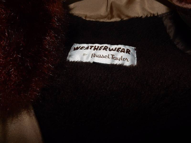 lot 175J image: Nice womens overcoat.