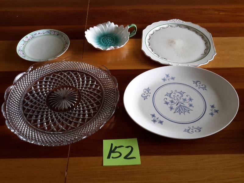 lot 152 image: Misc. Serving Platters as pictured