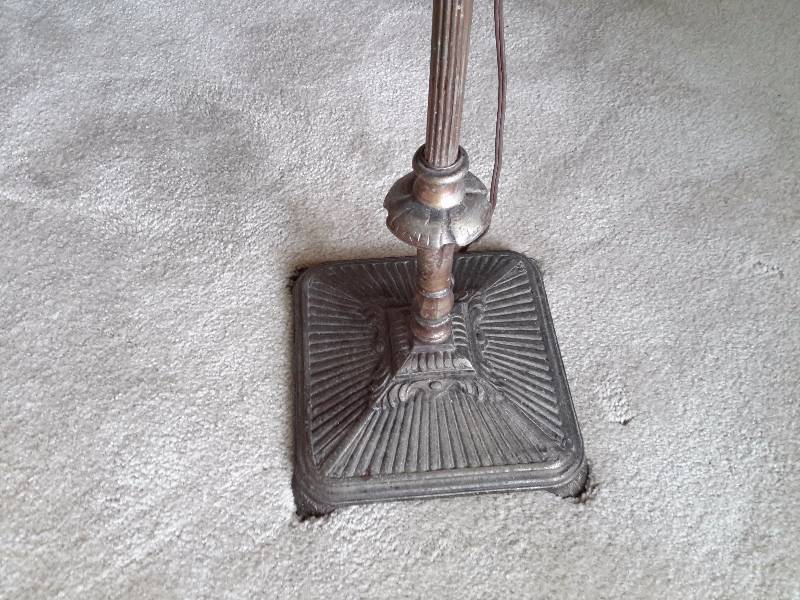 lot 176 image: Heavy Metal Pole Lamp.. No shade