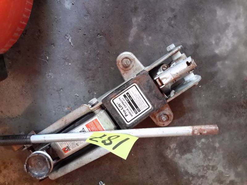 lot 187 image: PRO LIFT, 4000 lb Floor Jack