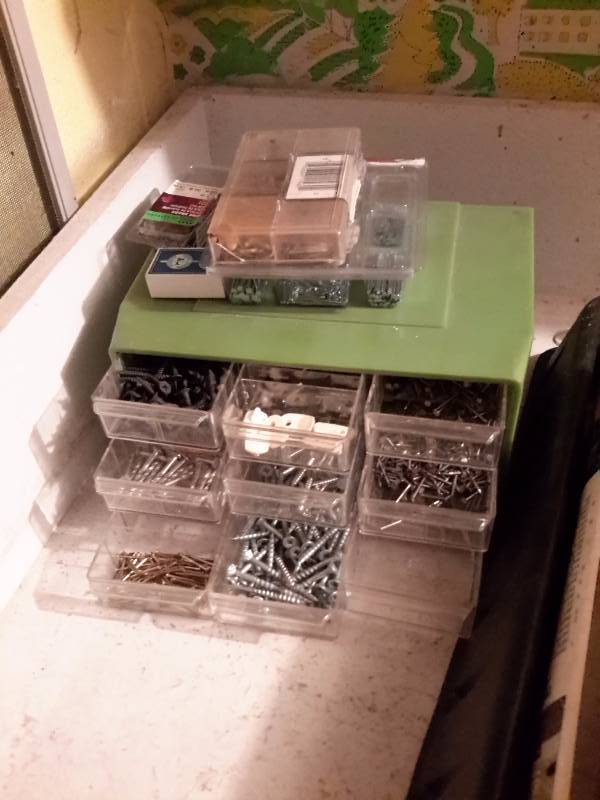 lot 224 image: Very Wide Paint Rollers and pan.  Plastic Drawers with small nails.. Other items as pictured