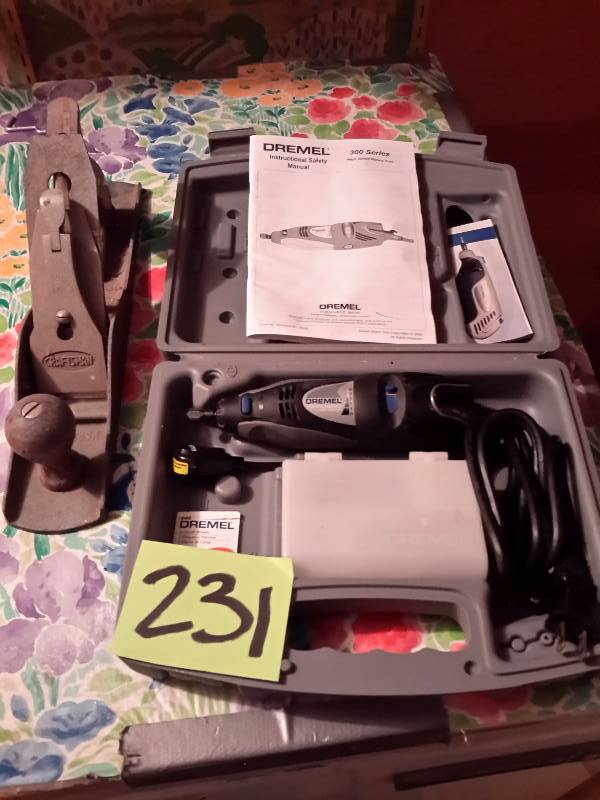 lot 231 image: Dremel, 300 Series  Craftsman plane