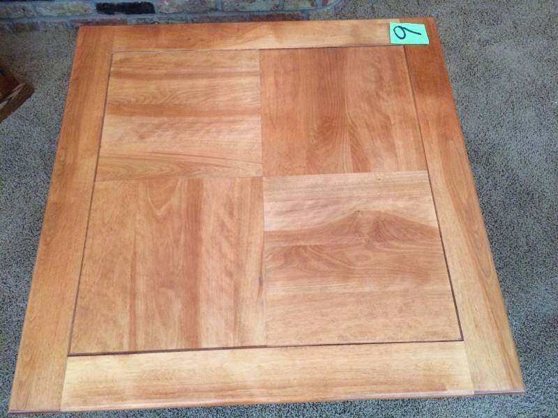 lot 9 image: Very nice birch Coffee Table  40 in x 40 in x 15in h