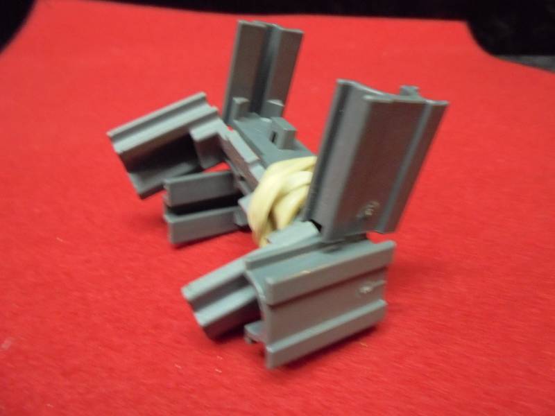 lot 13 image: Self Leveling Followers, bag of 3