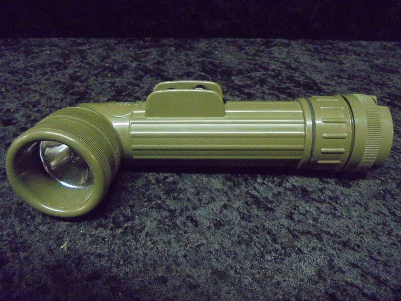 lot 35 image: Military Flashlight with Filters
