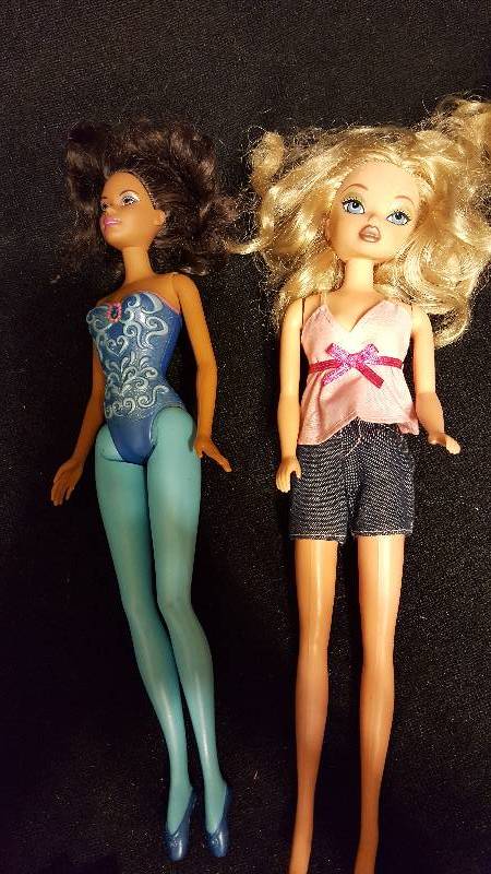 Lot of two dolls, one barbie, one bratx