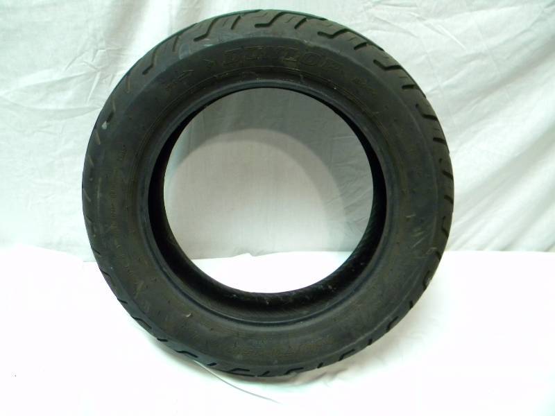 Motorcycle tire