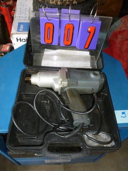 SnS Auctions # 214 Summer tools.