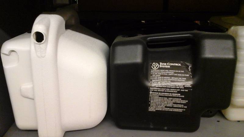 lot 260 image: Used Dehumidifier Buckets