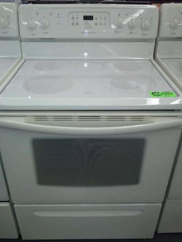 lot 83 image: Frigidaire Gallery Stove Top Oven