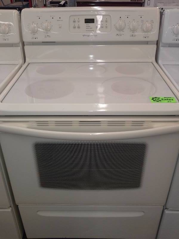 lot 84 image: Frigidaire Gallery Stove Top Oven