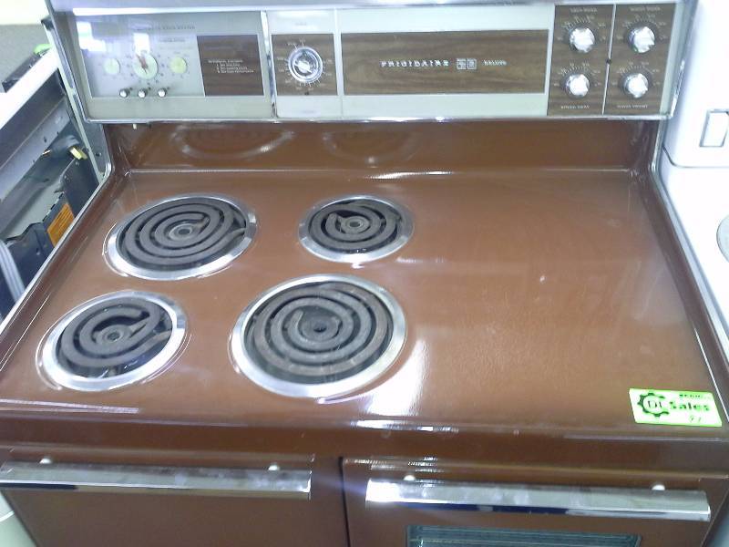 Vintage Frigidaire Deluxe Stove Top Oven Sheyenne Appliance Store
