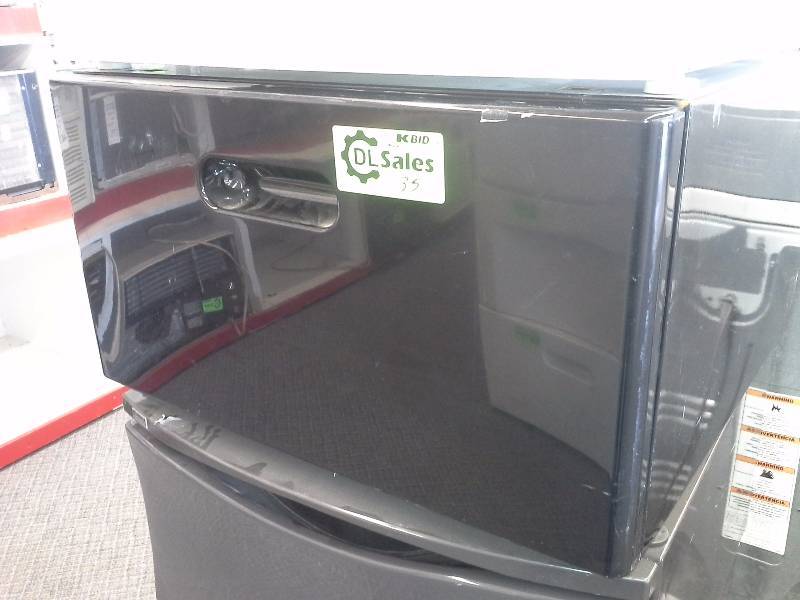 lot 35 image: Frigidaire Washer and Dryer Pedestal