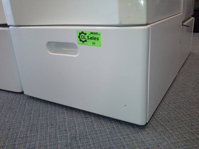 lot 44 image: Frigidaire Washer and Dryer Pedestal
