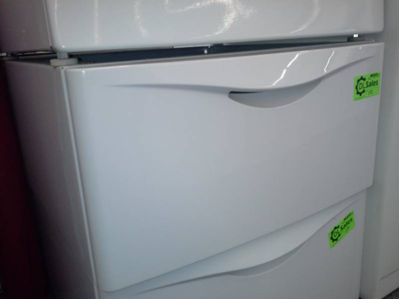 lot 56 image: Washer and Dryer Pedestal