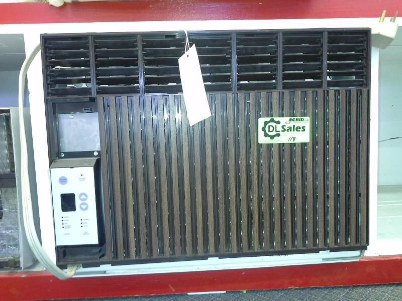 lot 118 image: Whirlpool Air Conditioner(Wall unit)