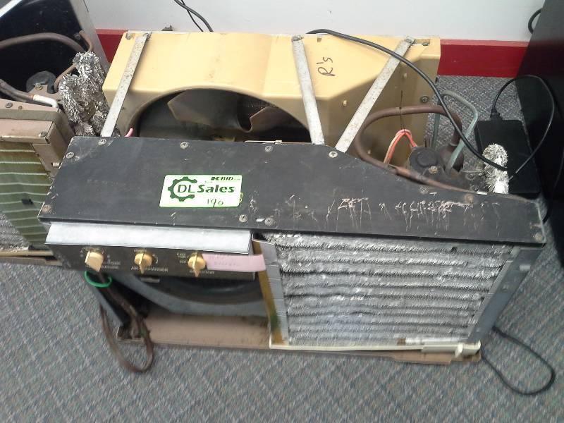 lot 190 image: Air Conditioner(GE Sleeve replacement wall unit)