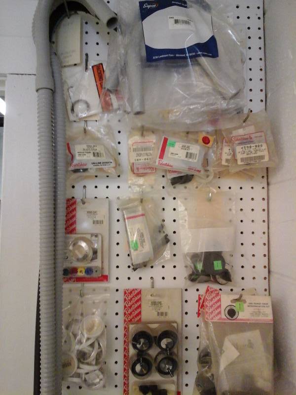 lot 337 image: Knobs and Dials, Knob kits, Washing machine Hoses