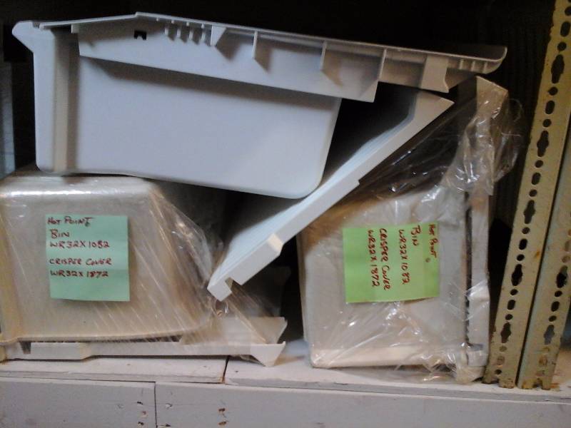 lot 344 image: Refrigerator Drawers and Shelves
