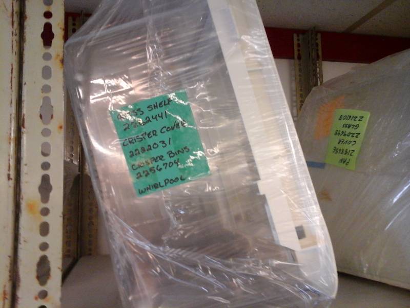 lot 346 image: Refrigerator Drawers and Shelves