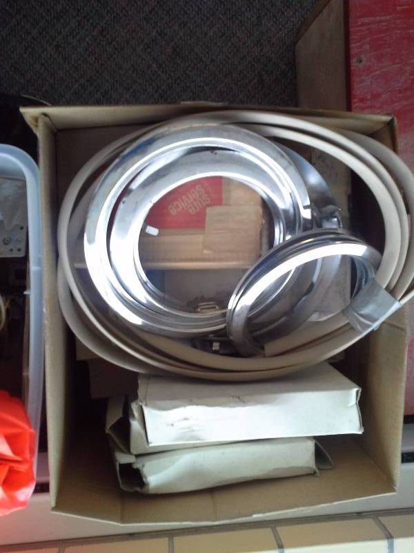 lot 367 image: Box of element rings