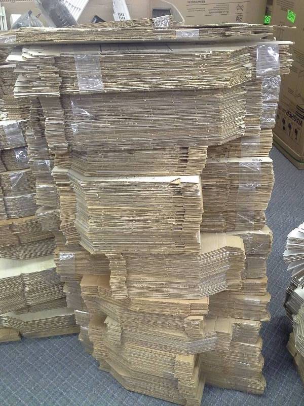lot 384 image: SortingDisplay Cardboard Boxes