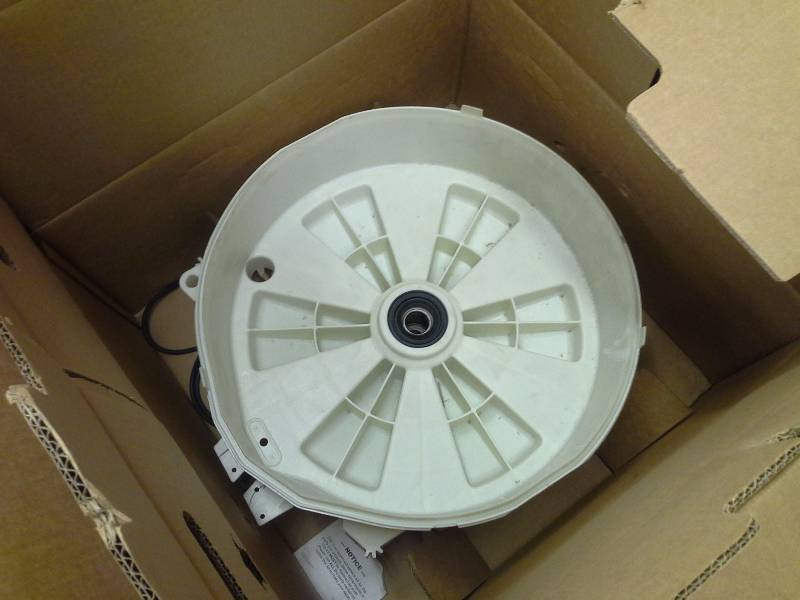 lot 393 image: Washer Tub