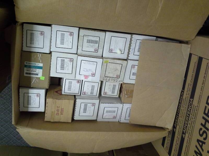 lot 417 image: Box of Appliance Parts