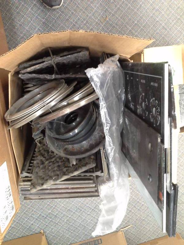 lot 423 image: Oven Parts