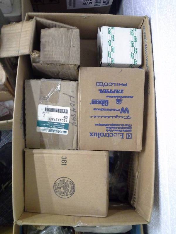lot 435 image: Box of Appliance Parts