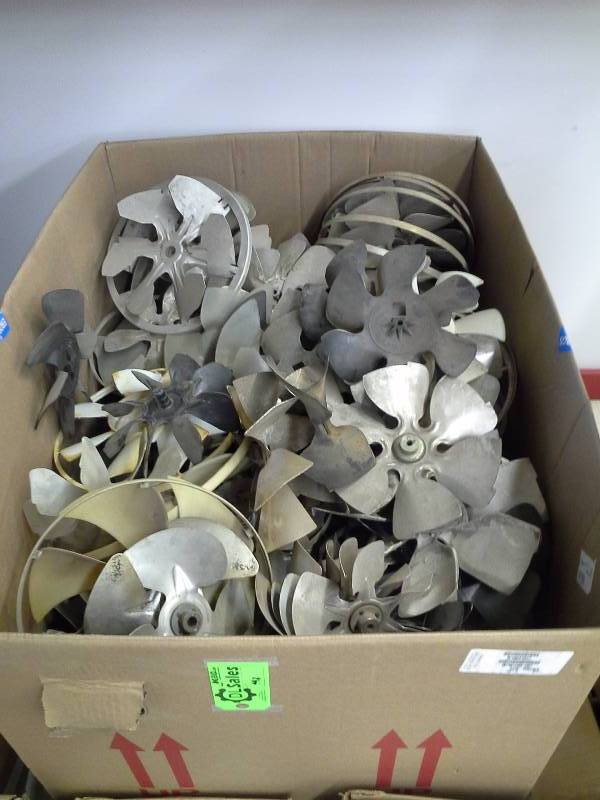 lot 442 image: Fan Blades