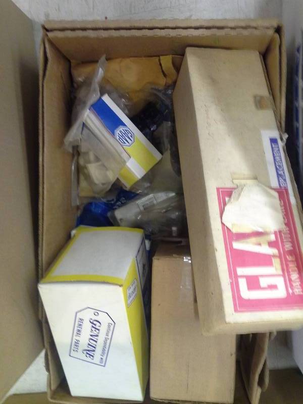 lot 467 image: Box of Appliance Parts