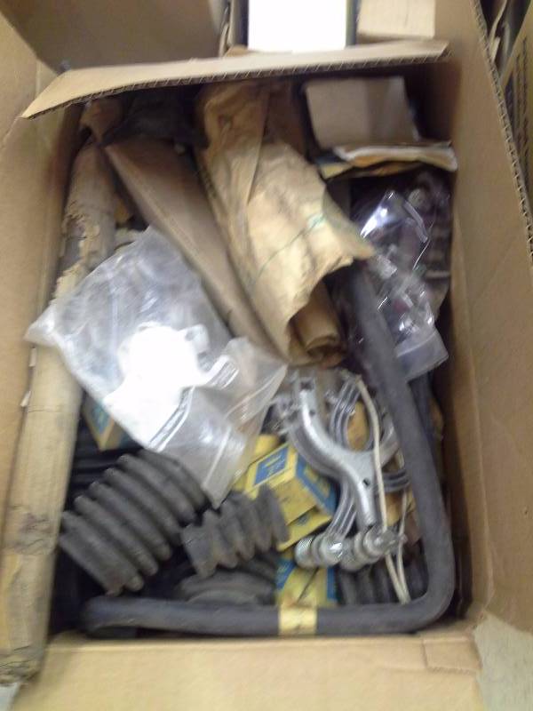 lot 475 image: Box of Appliance Parts