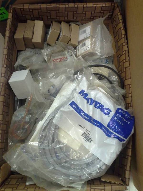 lot 498 image: Belts, Gaskets, and other types of parts