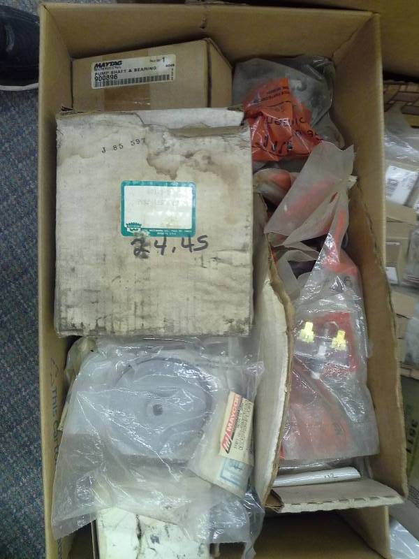 lot 499 image: Pump assemblies, pump shafts, and other
