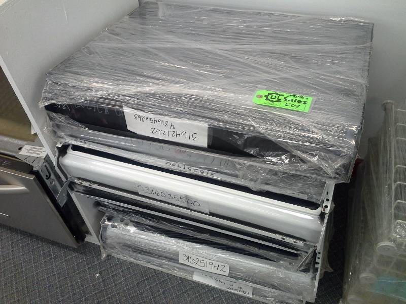 lot 509 image: Flat surface oven tops