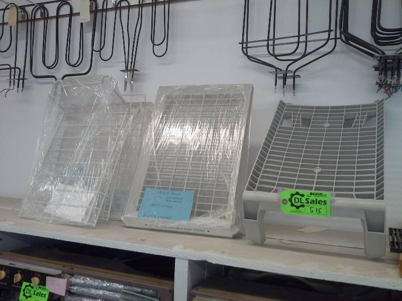 lot 515 image: Dryer Racks