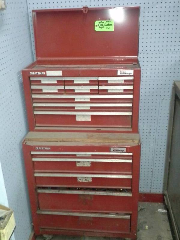 lot 568 image: Craftsman Toolboxes on wheels(2)
