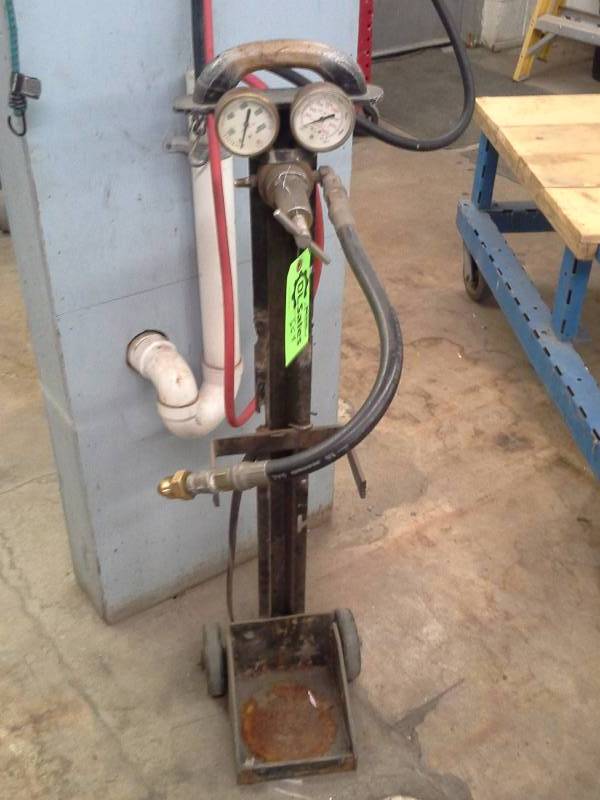 lot 569 image: Nitrogen Regulator with Stand