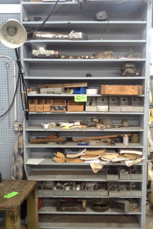 lot 571 image: Appliance Repair Parts
