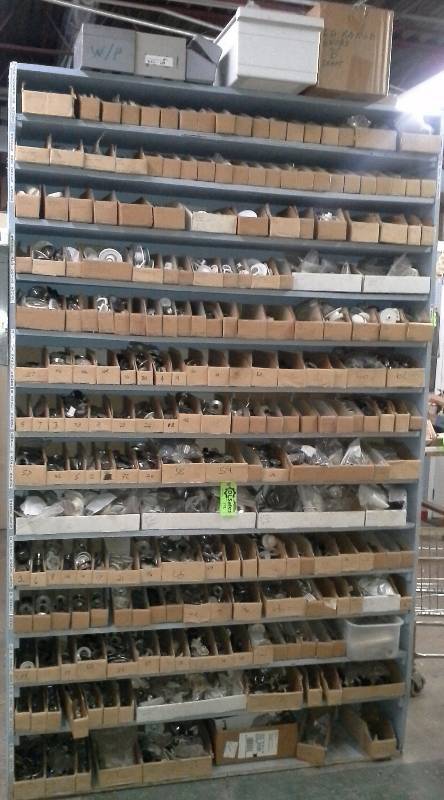 lot 592 image: Knobs and Dials