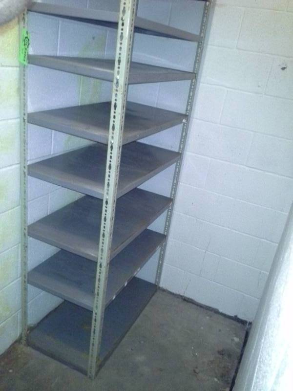 lot 612 image: Metal Shelving Unit