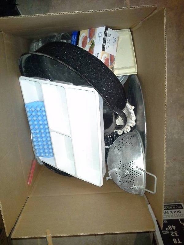lot 638 image: Kitchen Gear