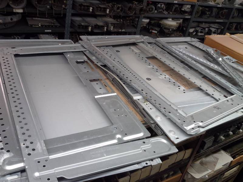 lot 354 image: Microwave and Washer Parts