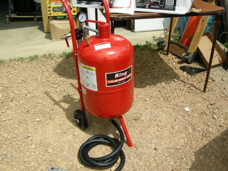 King Pressurized Abrasive Blaster